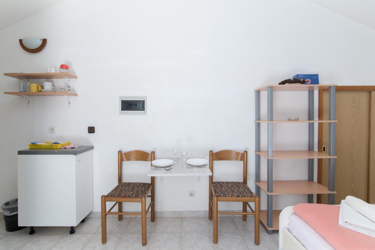 Apartments Pinija 수페타르 객실 사진